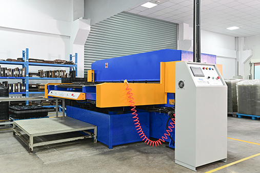 大版面裁切机 大版面裁切机